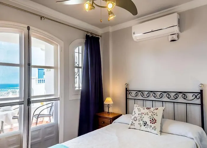 Ap351 - Capuchinos 54 * Nerja